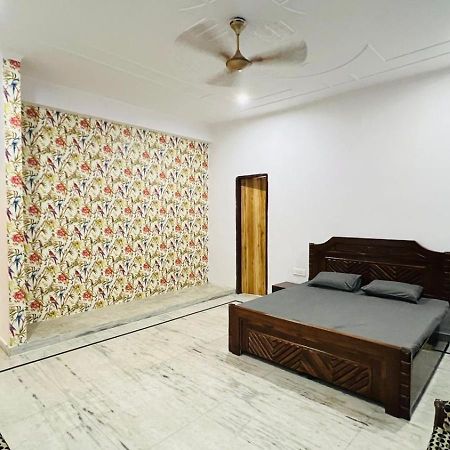 Venus Farm Villa Гургаон Екстериор снимка