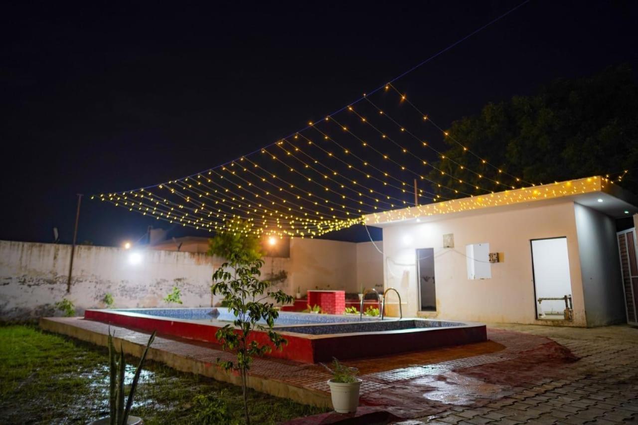 Venus Farm Villa Гургаон Екстериор снимка